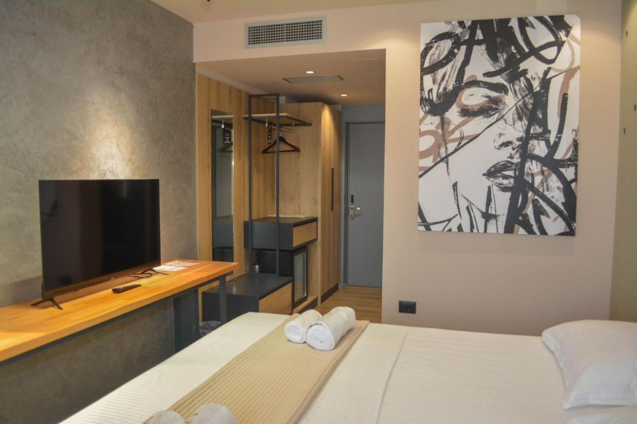 Azura Ksamil Hotel Buitenkant foto