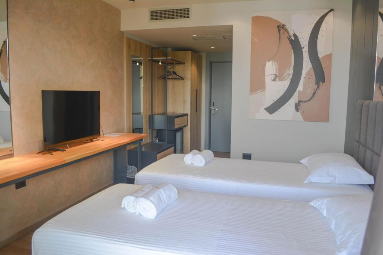 Azura Ksamil Hotel Buitenkant foto