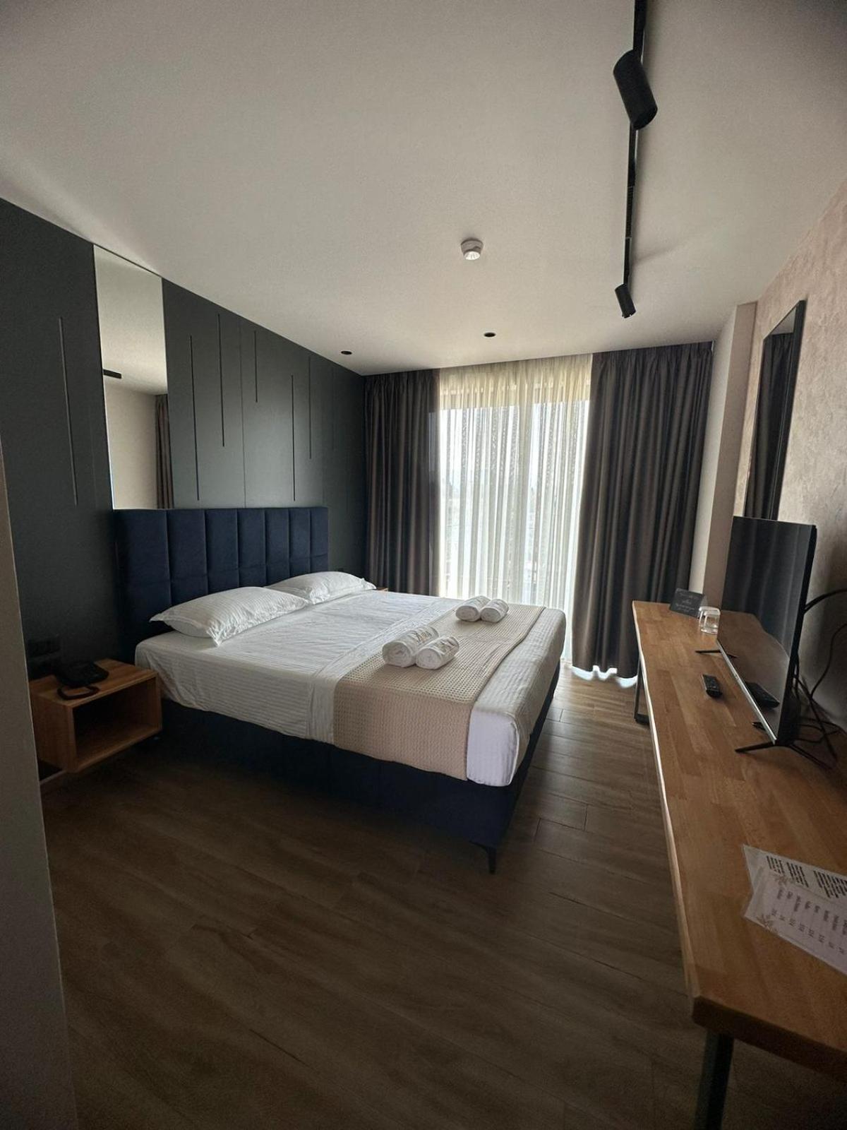 Azura Ksamil Hotel Buitenkant foto