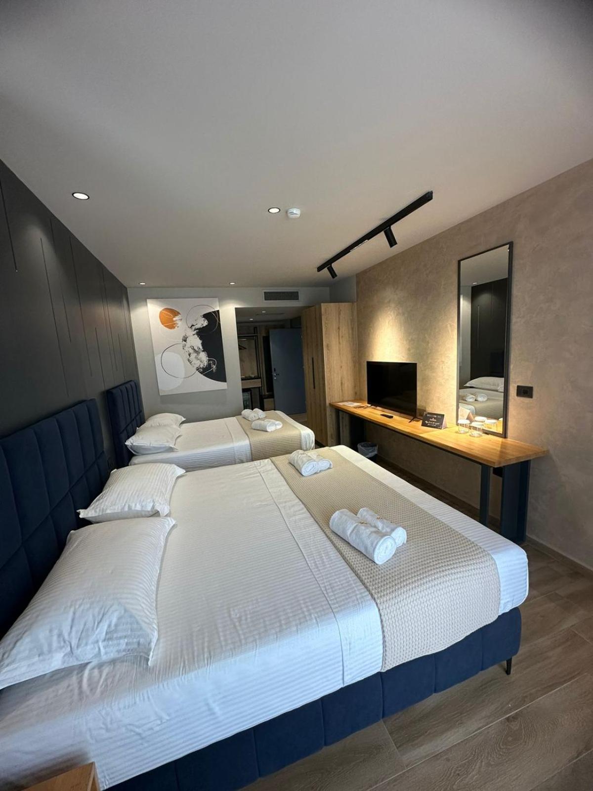 Azura Ksamil Hotel Buitenkant foto
